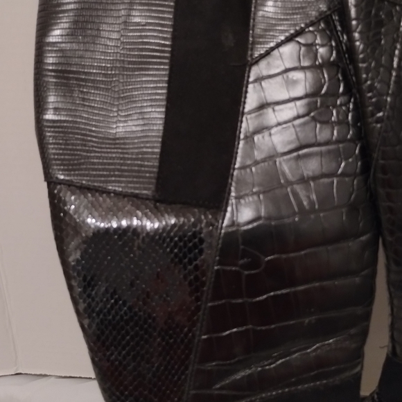 Boots - Picture 15 of 16